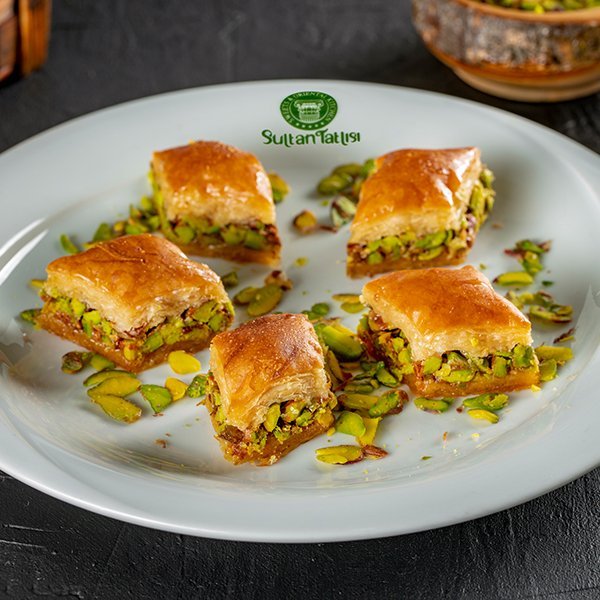 بقلاوة بالفستق